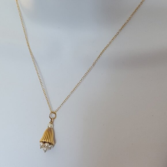 14K Textured Three Dimensional Bell Charm Pendant Dangle Cluster Of Six Pearls - Picture 5 of 6